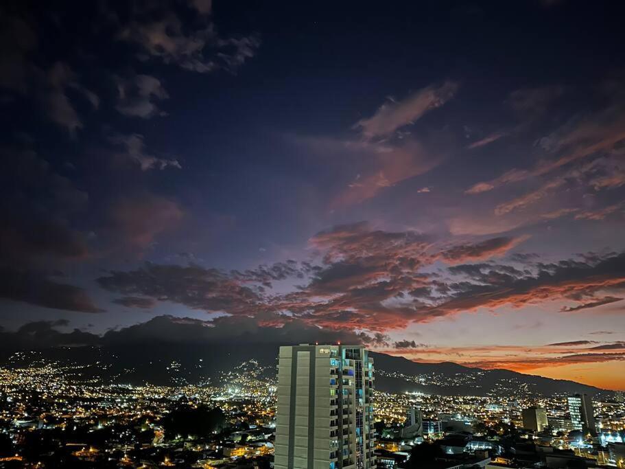 Penthouse En Los Yoses, Vista De Los Dioses Fast Wifi San José Exterior foto